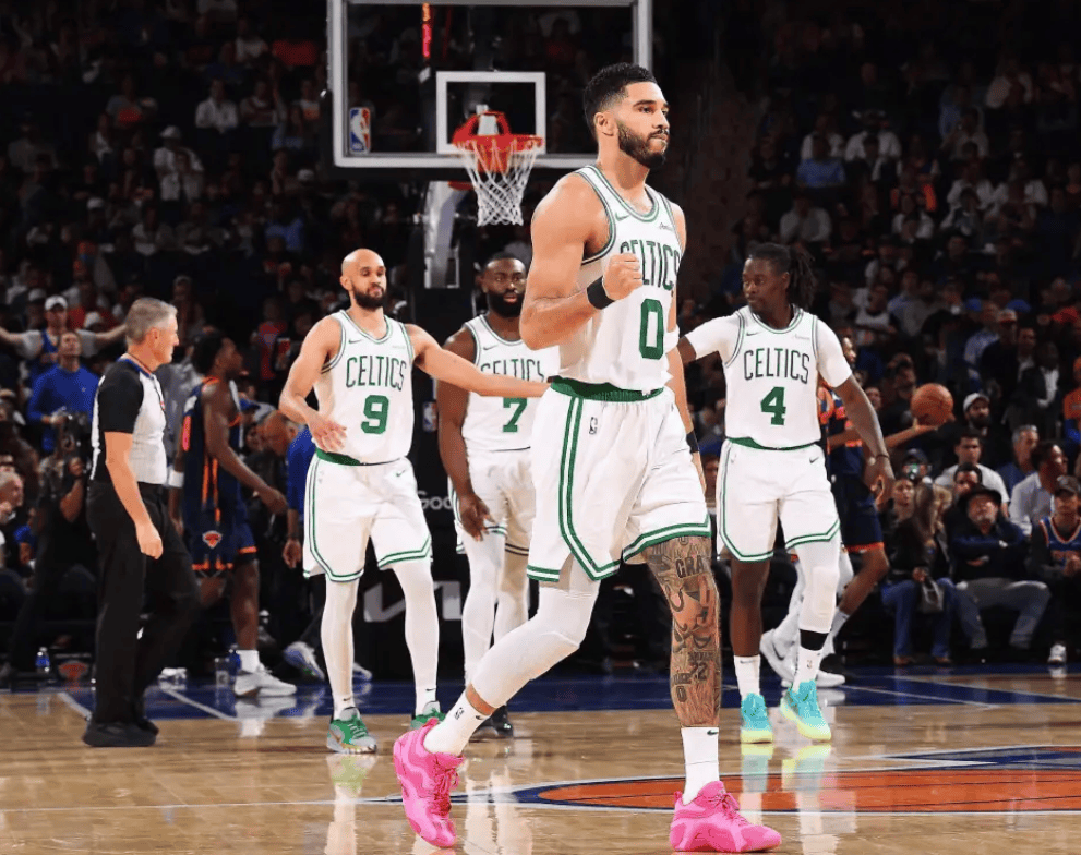 Yabo sports-表现优异首场状态出色，加拿大队观众沸腾！，塔图姆重返赛场气势如虹延续的简单介绍-Yabo sports