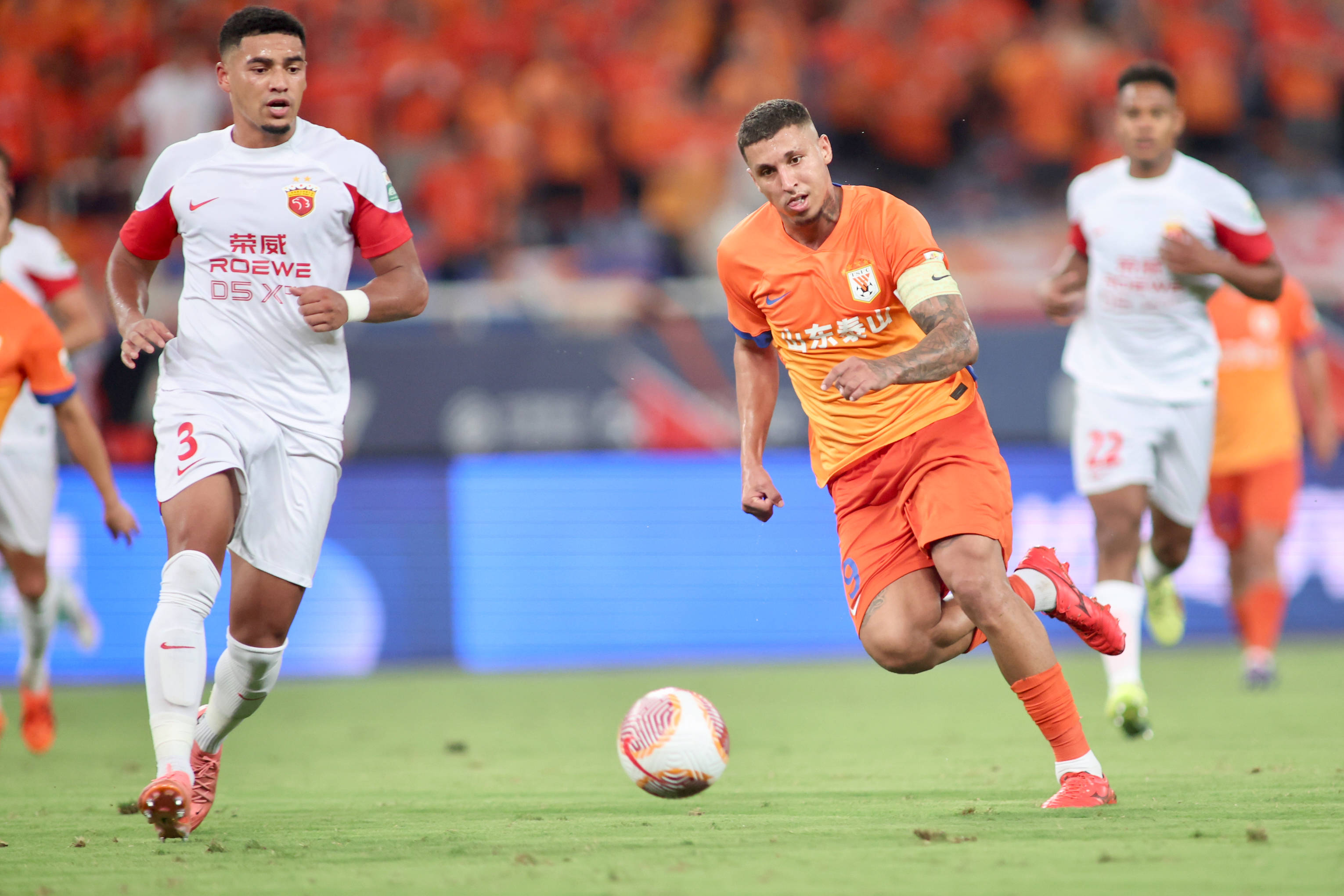 亚博-今晚体能课后，曼联临场应变备战中超，态度坚定，赛程密集仍需轮换的简单介绍-亚博